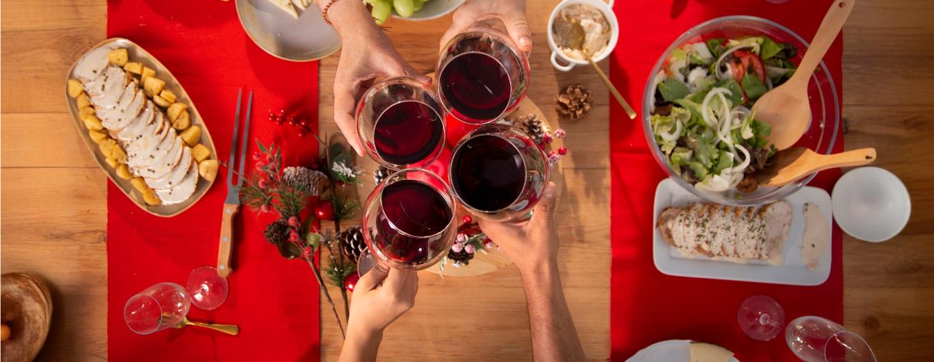2025圍爐年菜外帶推薦 | 過年聚餐零壓力,台北、台中、台南飯店年菜預購人氣推薦、圍爐紅白酒搭配全攻略