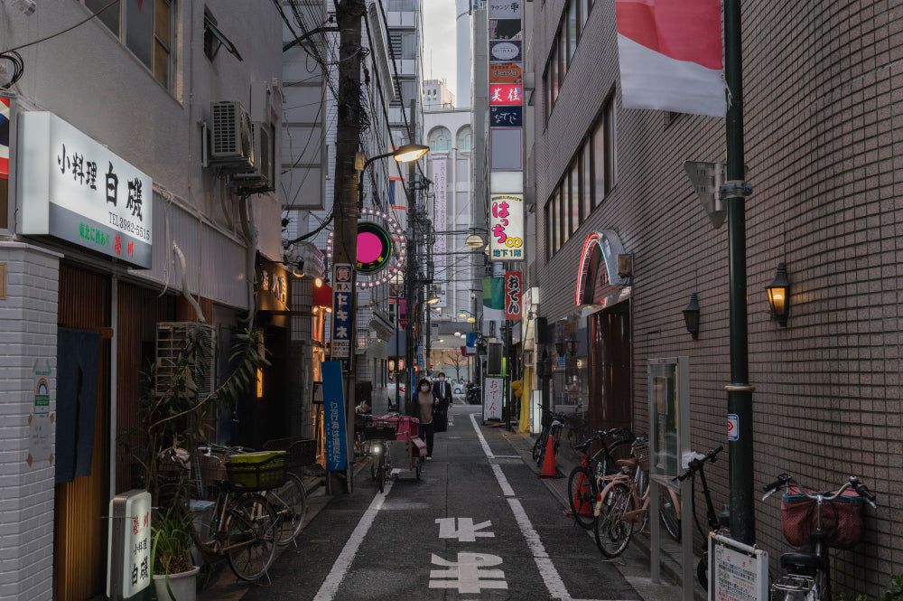 連假出國旅遊到日本，還有什麼景點可以玩？不如來日本酒廠參觀，品嘗專屬於日本的好酒！日本酒廠全攻略